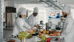 Chefs qui cuisinent ensemble